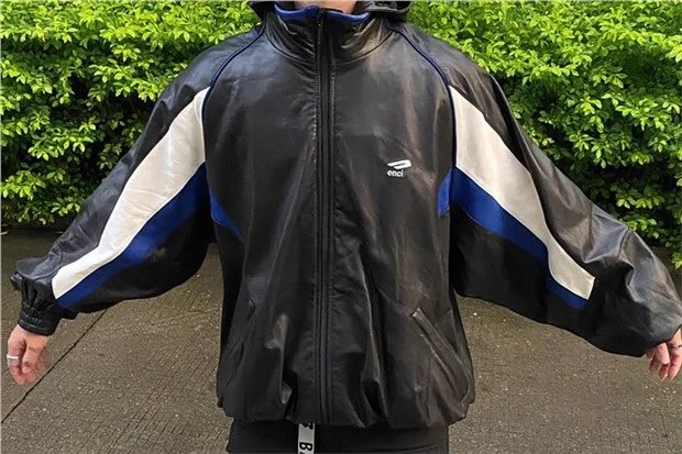 Nike Black Leather T