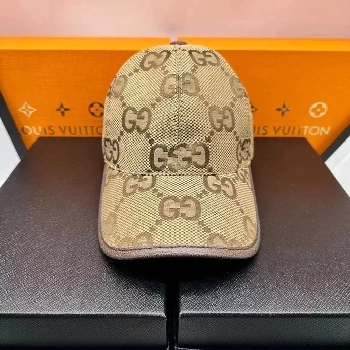 Gucci Beige GG Logo Baseball Cap