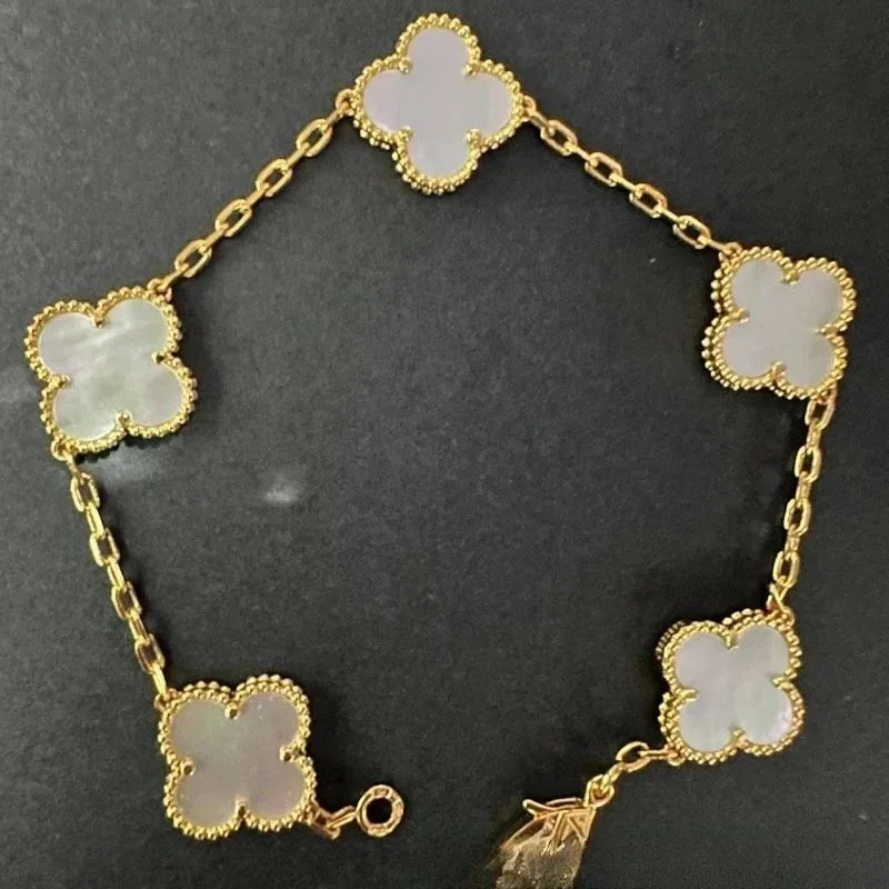 Van Cleef & Arpels W