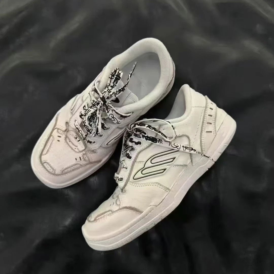 Skechers White Low T