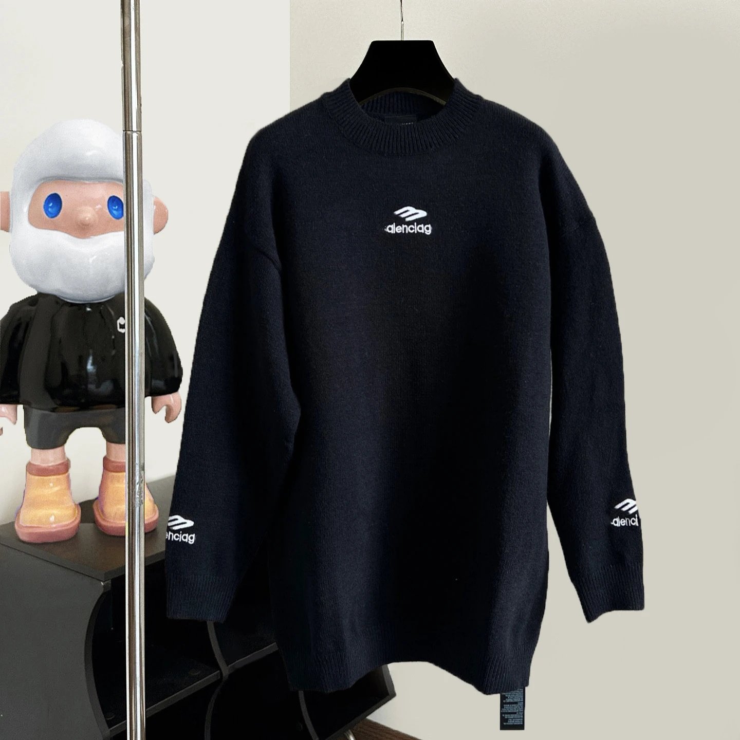 Dencidg Black Round Neck Knit Sweater