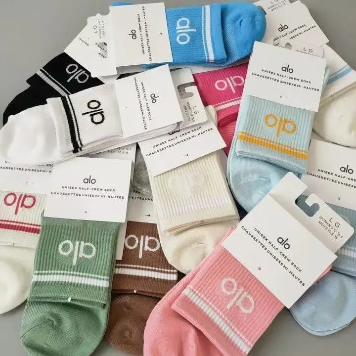 Alo Unisex Half Crew