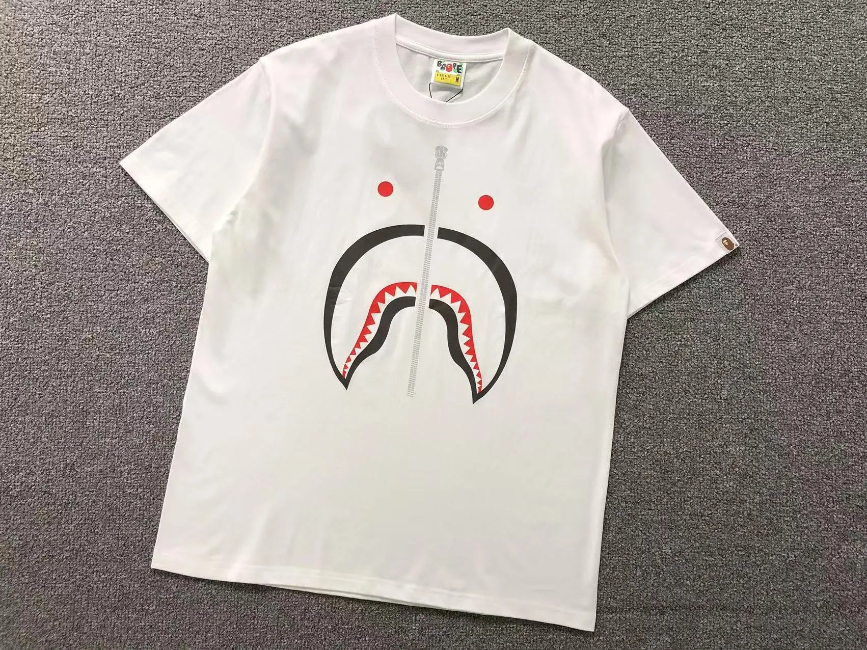 A BATHING APE White 