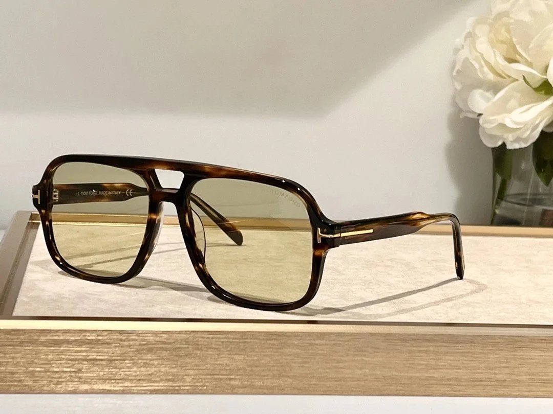 Tom Ford Tortoiseshell Aviator Sunglasses