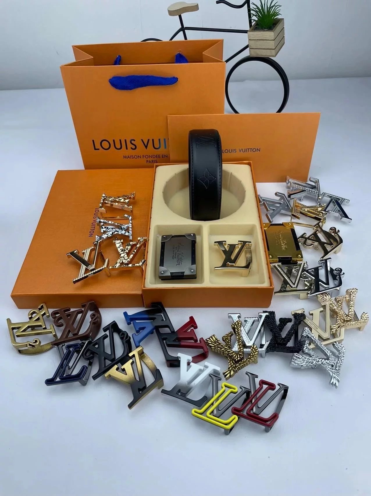 Louis Vuitton Black Leather Belt with Metal Buckle
