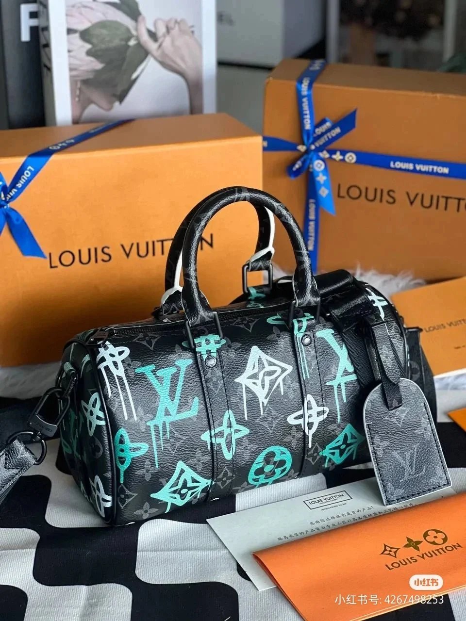 Louis Vuitton Black 