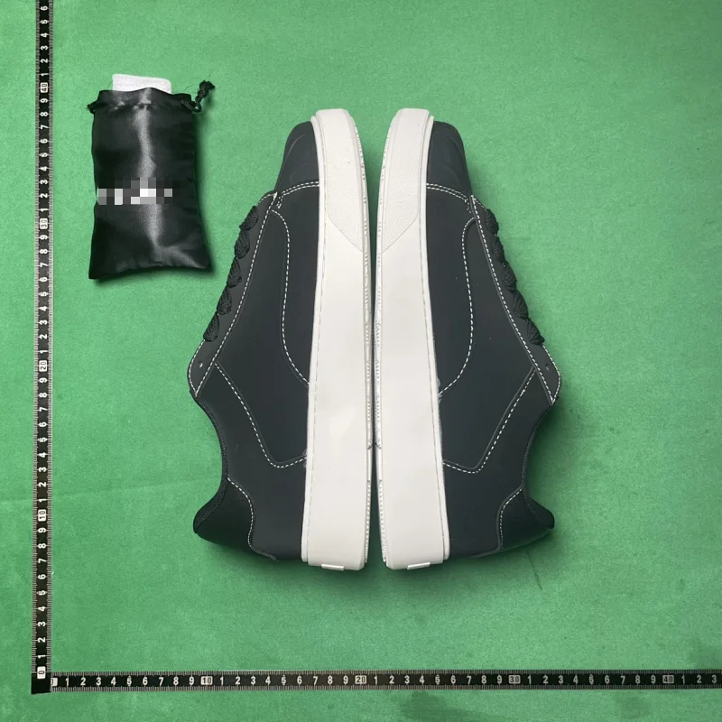 Black and White Low-