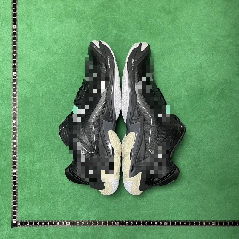 Nike Black Low Top S