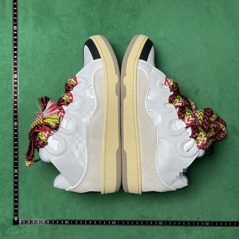 White Low Top Sneake