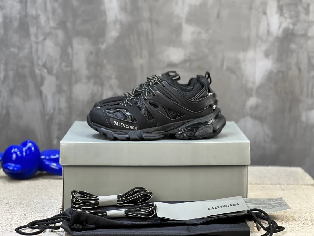 Balenciaga Black Tra