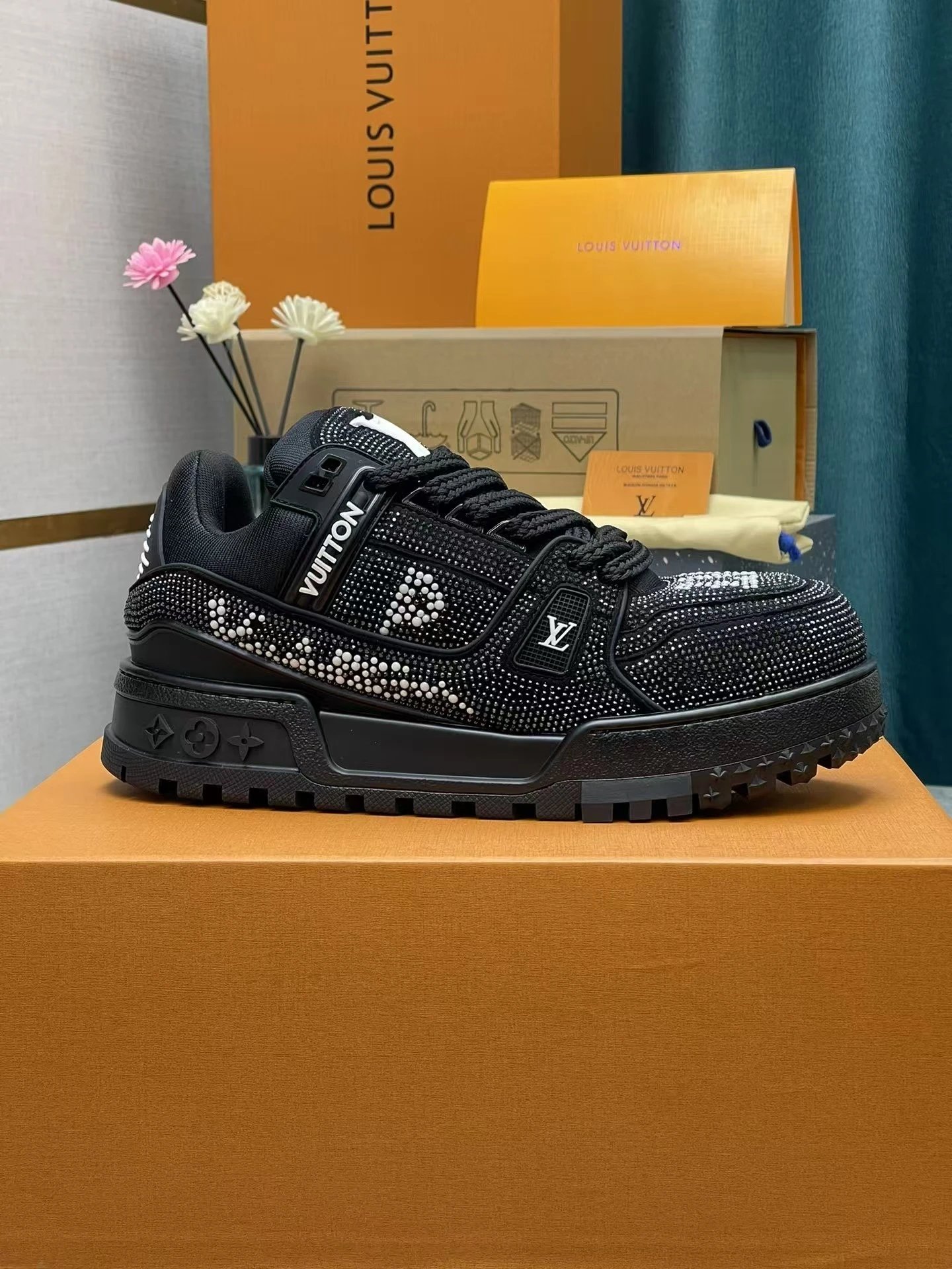 Louis Vuitton Black 