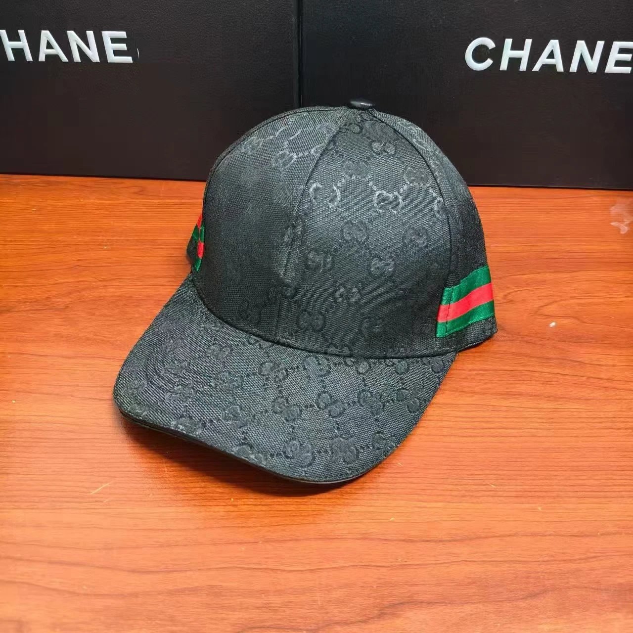 Gucci Black Baseball Cap with Red and Green Stripes