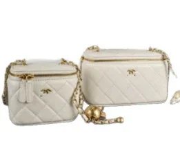 Chanel White Quilted Chain Shoulder Bag