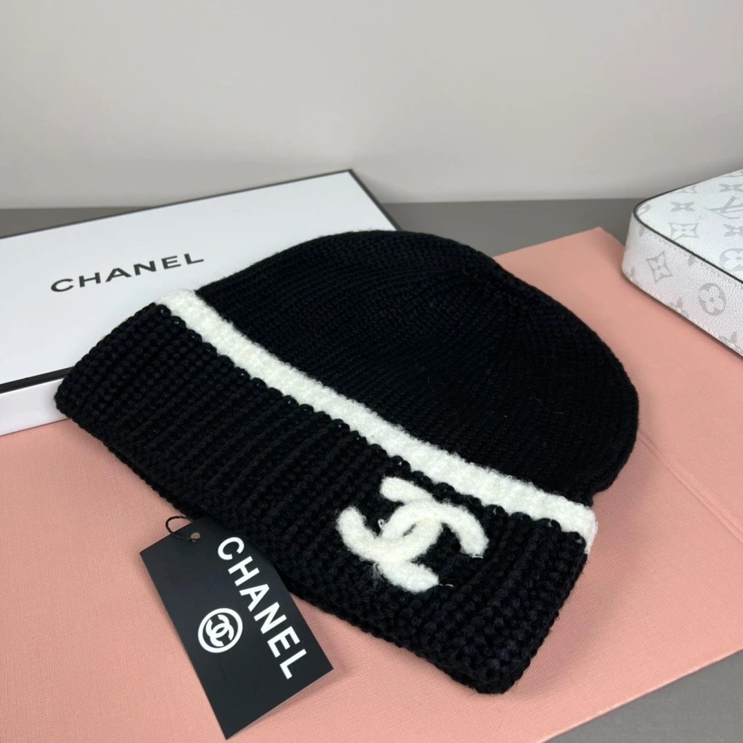 Chanel Black and Whi