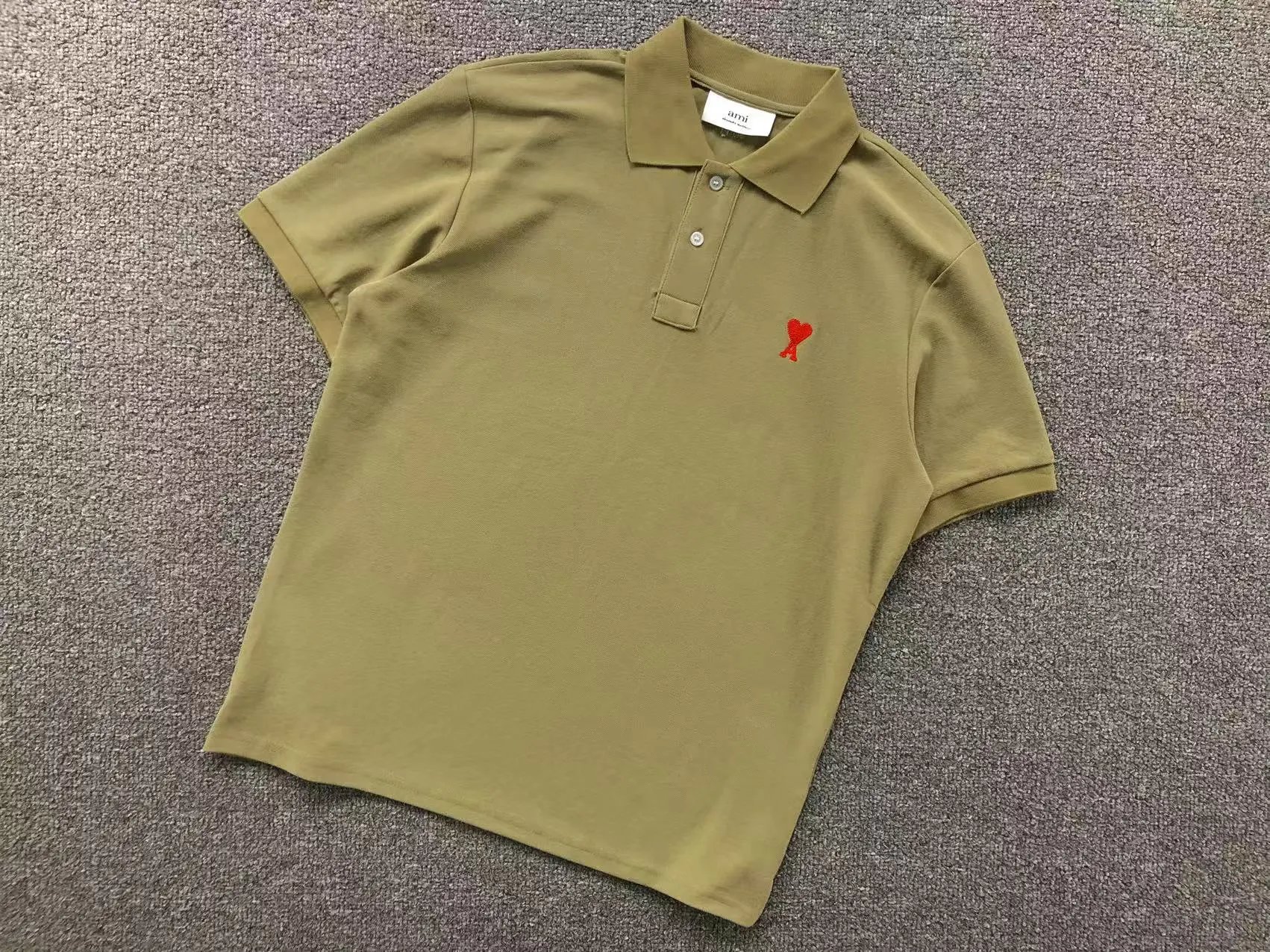 Ami Olive Short Slee