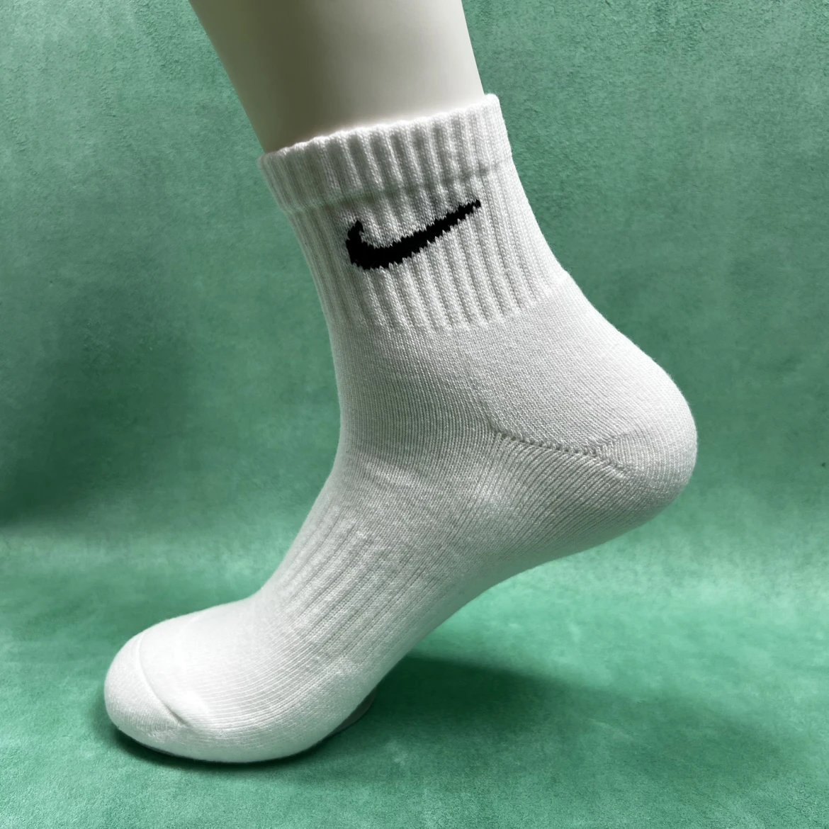 Nike White Ankle Soc