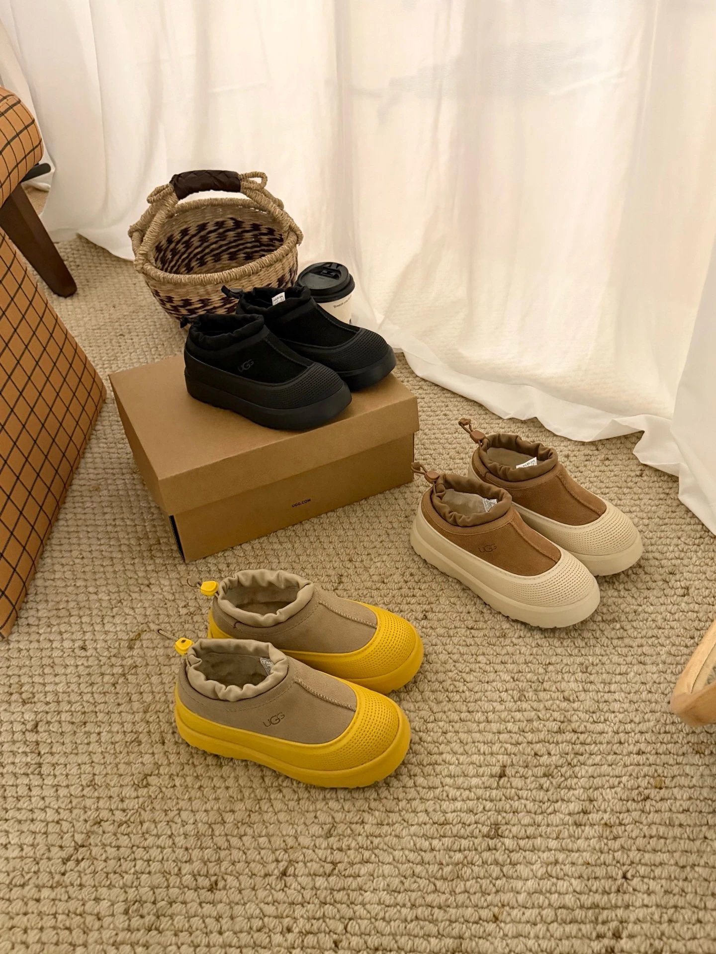 Kid UGG Beige and Ye