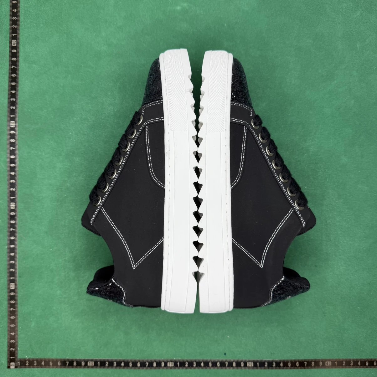 Black High-Top Sneak