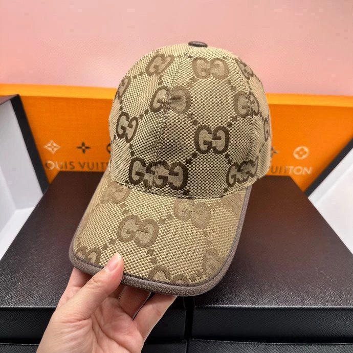 Gucci Beige GG Logo Baseball Cap