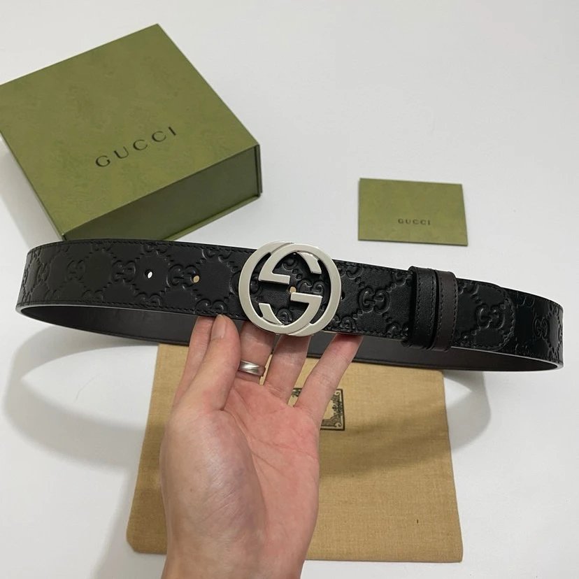 Gucci Black Leather Belt with Silver Buckle