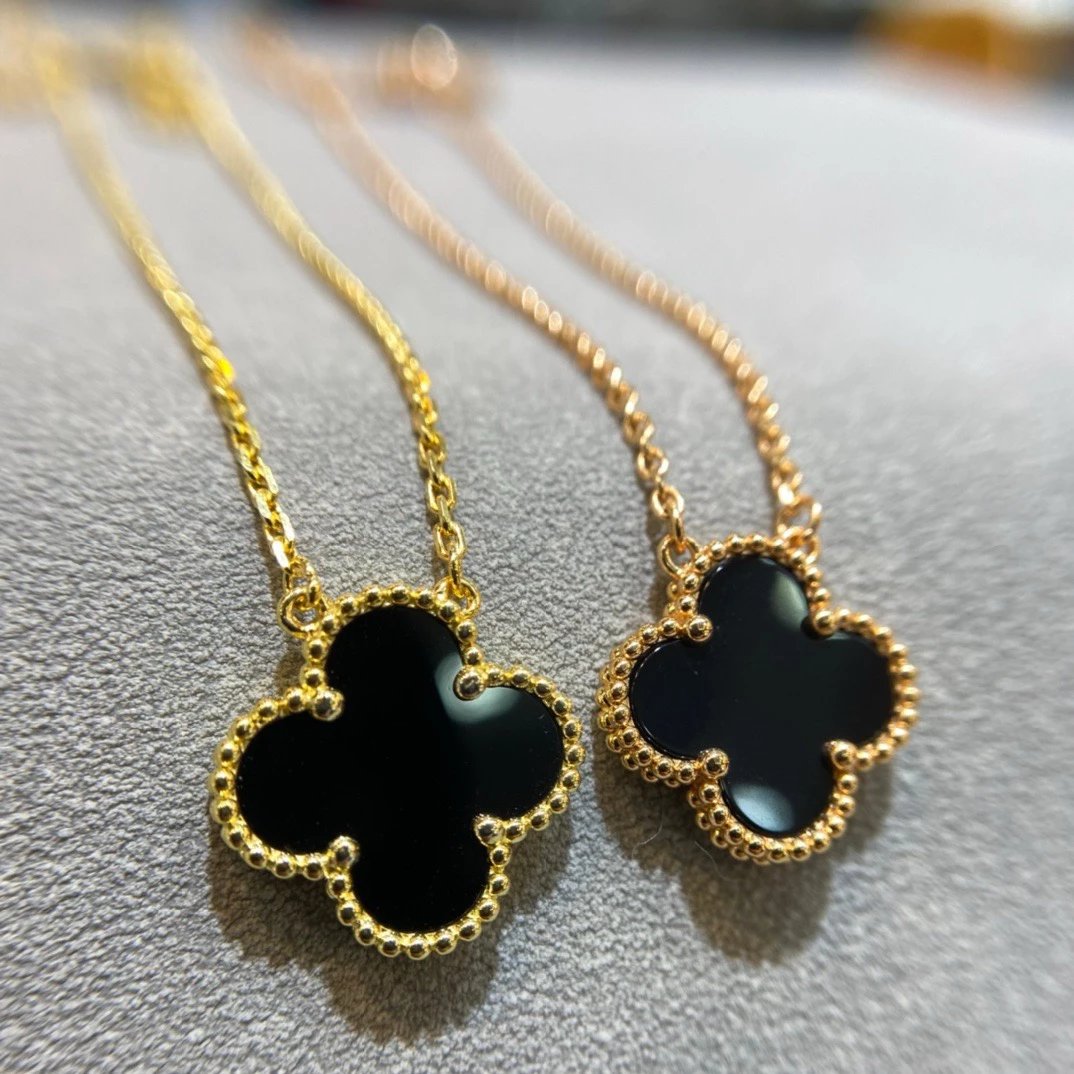 Van Cleef & Arpels B
