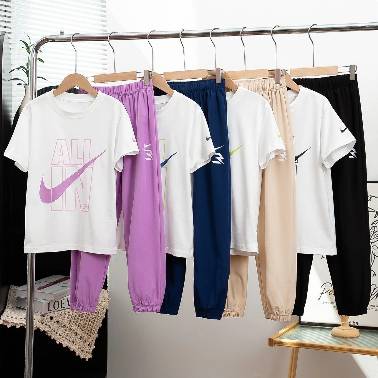 Kid Nike White Short Sleeve T-Shirt and Pants Set